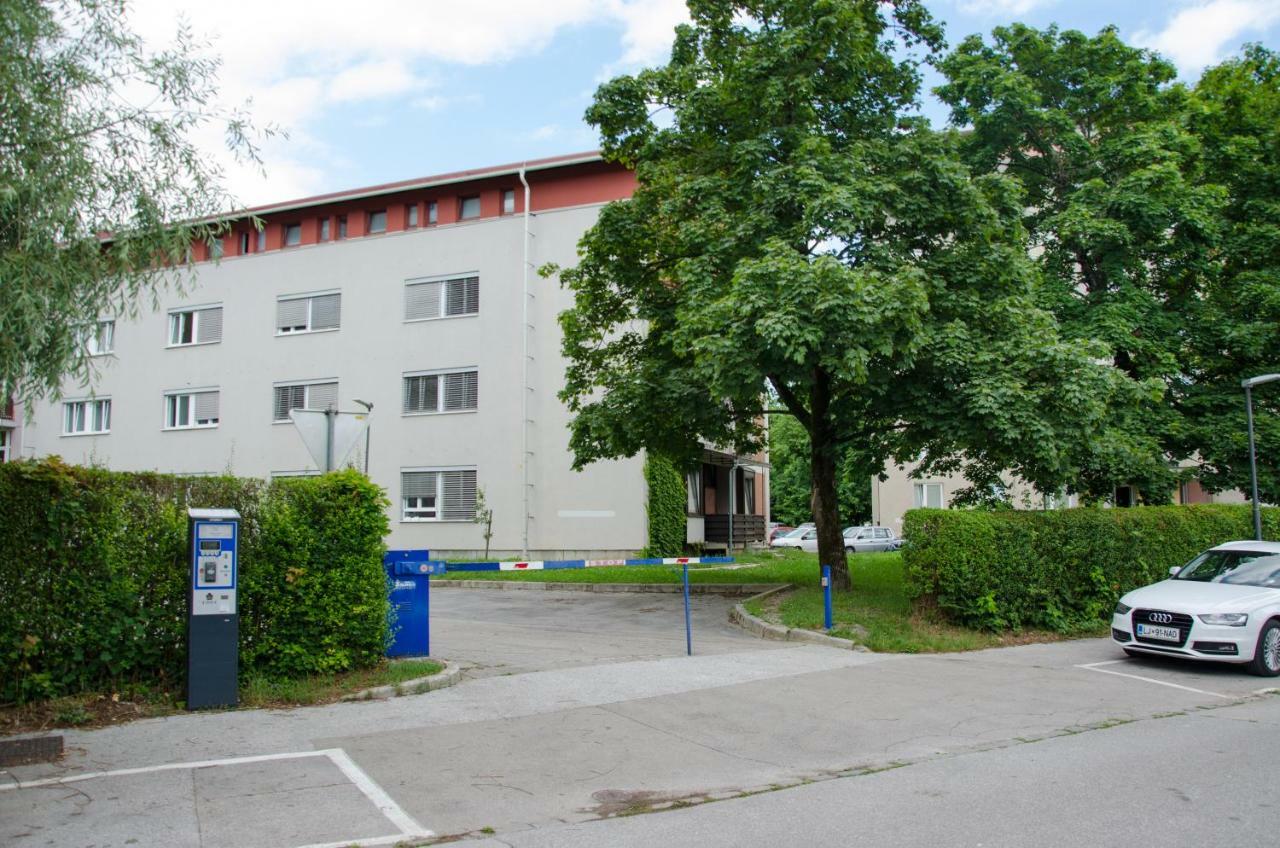 Hostel Rozna Dolina Ljubljana Kültér fotó